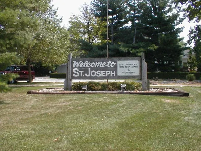 Freshly mowed lawn at the Welcome to St. Joseph sign